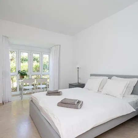 Апартаменты Front-line Garden In Palm Beach, *