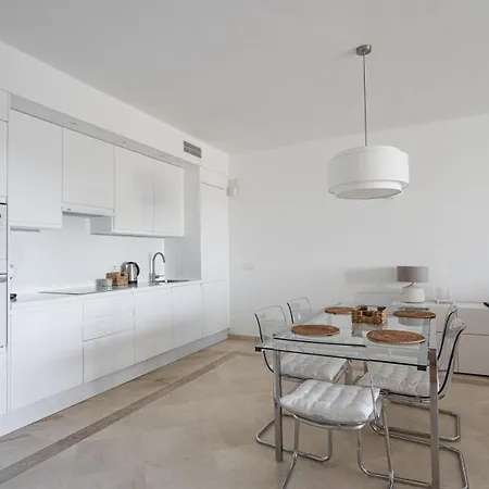 Apartment Front-line Garden In Palm Beach, Marbella