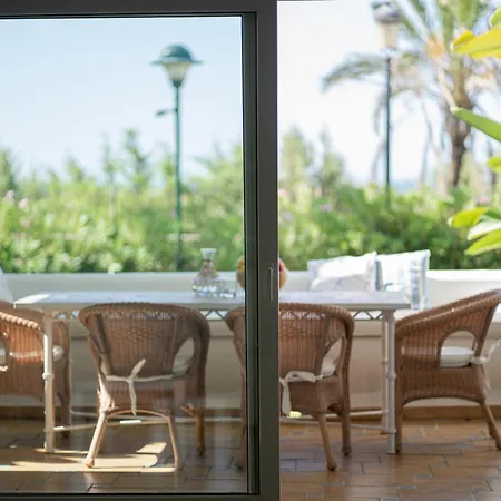 Apartment Front-line Garden In Palm Beach, Marbella