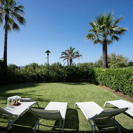 Front-line Garden In Palm Beach, * Marbella