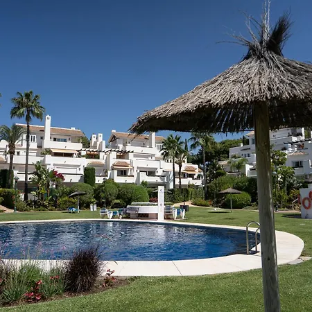 Front-line Garden In Palm Beach, * Marbella
